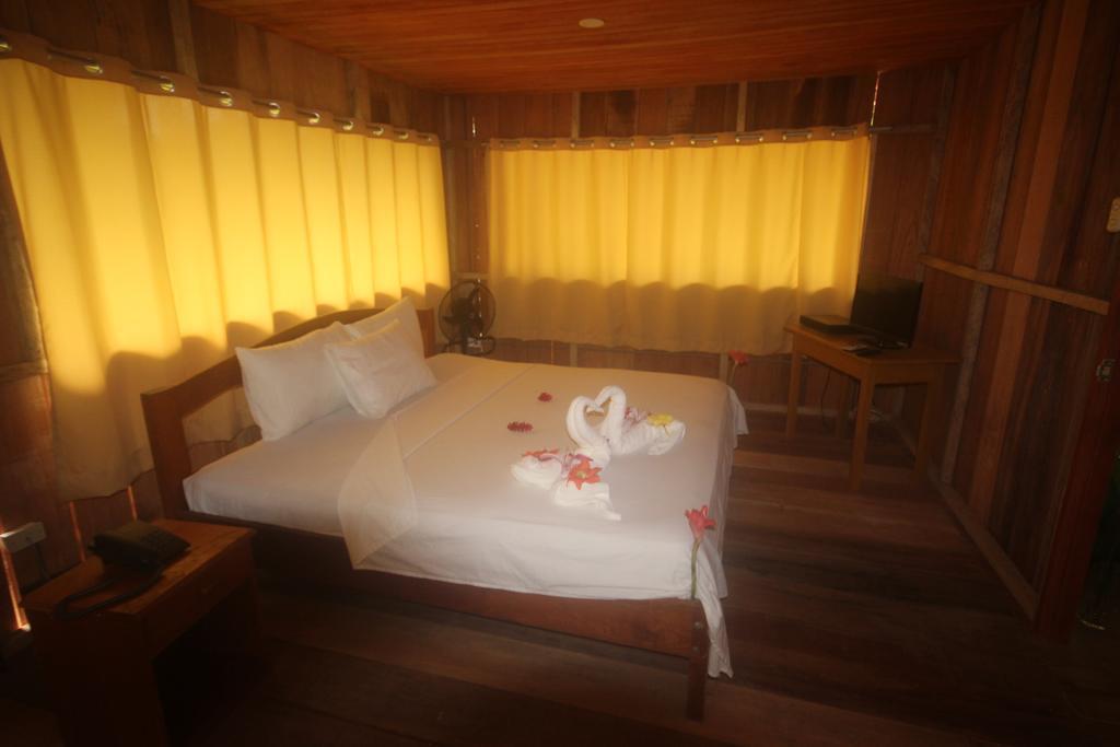 Amazon Rainforest Lodge Padre Cocha Exterior photo